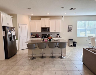 1742 Chatsworth Circle - Photo Thumbnail 2