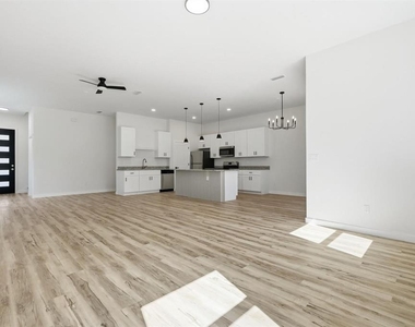 1 Fanshawe Lane - Photo Thumbnail 14