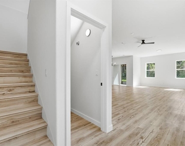 1 Fanshawe Lane - Photo Thumbnail 23