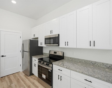 1 Fanshawe Lane - Photo Thumbnail 18