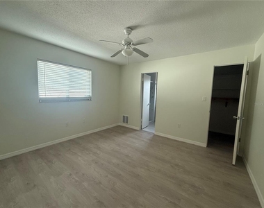 2118 Michele Drive - Photo Thumbnail 8
