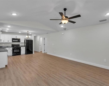 1246 Dorothy Street - Photo Thumbnail 2