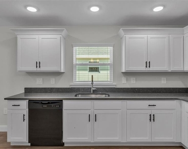 1246 Dorothy Street - Photo Thumbnail 5