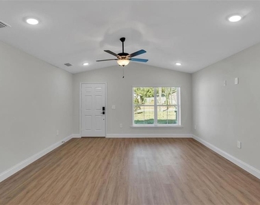 1246 Dorothy Street - Photo Thumbnail 3