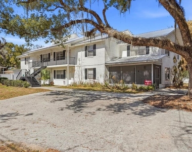 740 E Pearl Street - Photo Thumbnail 17