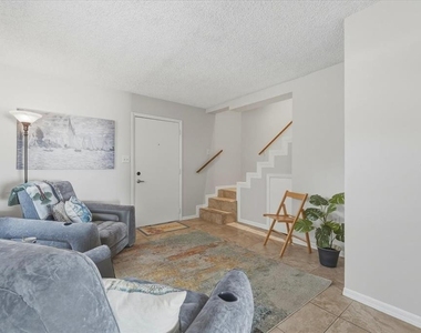 740 E Pearl Street - Photo Thumbnail 1