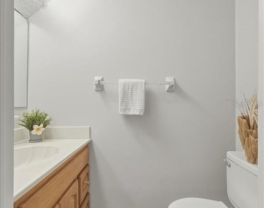 740 E Pearl Street - Photo Thumbnail 15