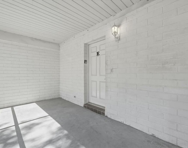 740 E Pearl Street - Photo Thumbnail 16