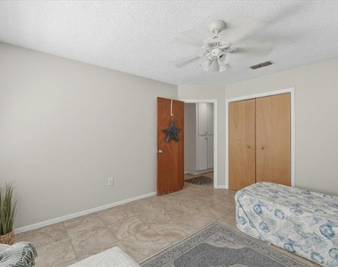 740 E Pearl Street - Photo Thumbnail 14