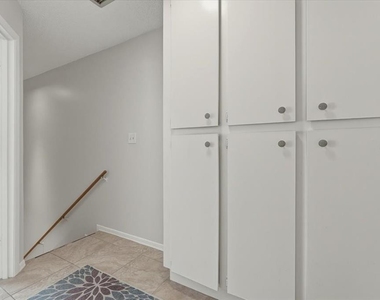 740 E Pearl Street - Photo Thumbnail 9