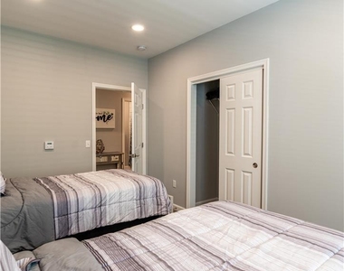 948 N Front Street - Photo Thumbnail 15