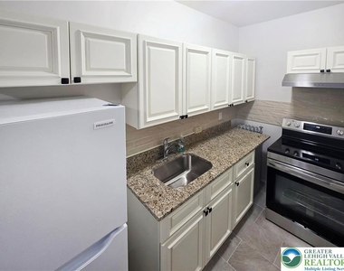 1401 Broadway - Photo Thumbnail 1