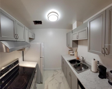 8134 Aero Avenue - Photo Thumbnail 5