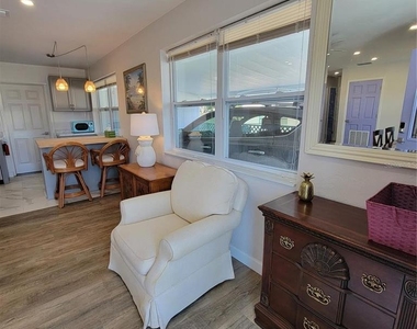 8134 Aero Avenue - Photo Thumbnail 2