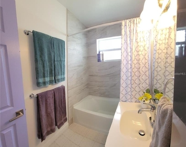 8134 Aero Avenue - Photo Thumbnail 11