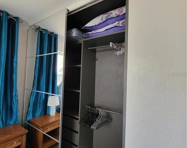 8134 Aero Avenue - Photo Thumbnail 14