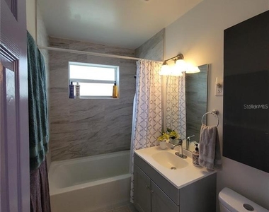 8134 Aero Avenue - Photo Thumbnail 10