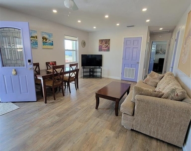 8134 Aero Avenue - Photo Thumbnail 16