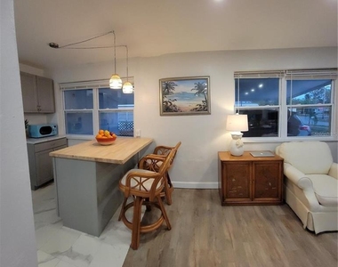 8134 Aero Avenue - Photo Thumbnail 7