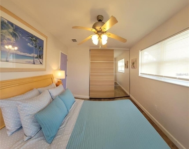 8134 Aero Avenue - Photo Thumbnail 13
