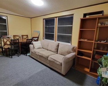 8134 Aero Avenue - Photo Thumbnail 21