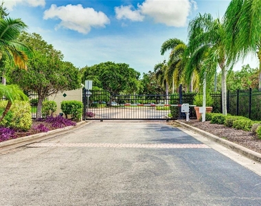 5160 Northridge Road - Photo Thumbnail 27