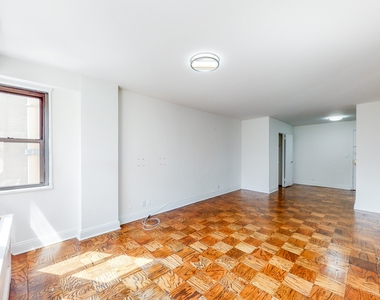400 East 89th Street - Photo Thumbnail 2