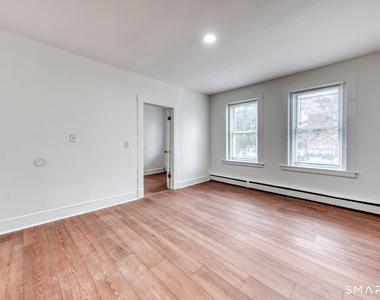 152 Oak Street - Photo Thumbnail 5
