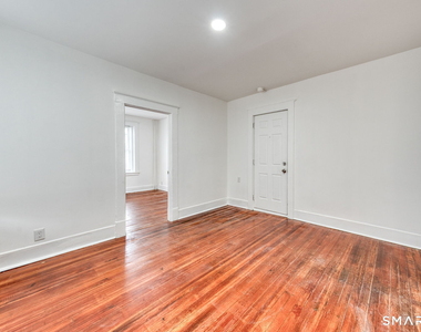 152 Oak Street - Photo Thumbnail 10
