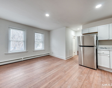 152 Oak Street - Photo Thumbnail 2