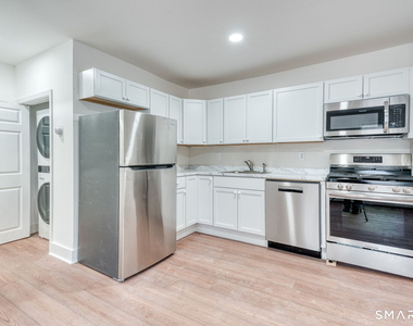 152 Oak Street - Photo Thumbnail 6