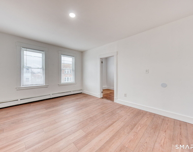 152 Oak Street - Photo Thumbnail 8