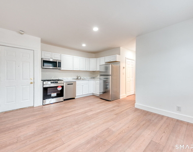 152 Oak Street - Photo Thumbnail 3