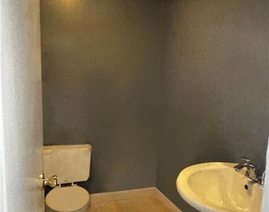 7 Winfield Street - Photo Thumbnail 3