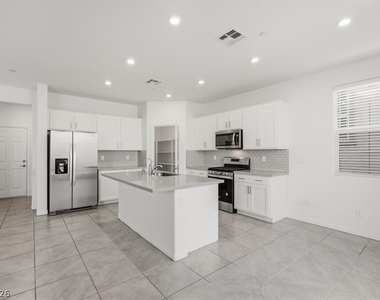 10920 Oregano Avenue - Photo Thumbnail 5