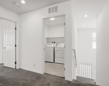 10920 Oregano Avenue - Photo Thumbnail 11