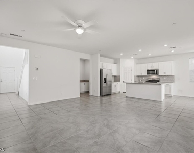 10920 Oregano Avenue - Photo Thumbnail 4