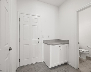 10920 Oregano Avenue - Photo Thumbnail 7