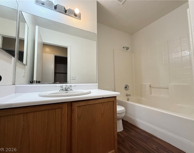 3305 Cheyenne Gardens Way - Photo Thumbnail 13