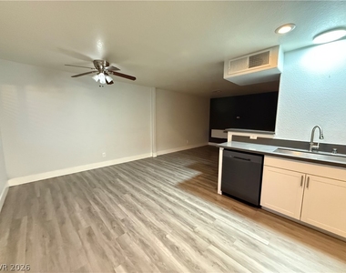 3305 Cheyenne Gardens Way - Photo Thumbnail 5