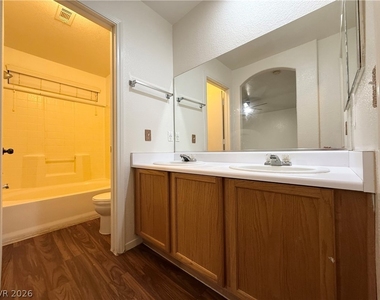 3305 Cheyenne Gardens Way - Photo Thumbnail 16