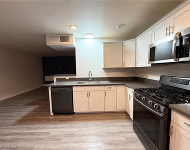 3305 Cheyenne Gardens Way - Photo Thumbnail 3