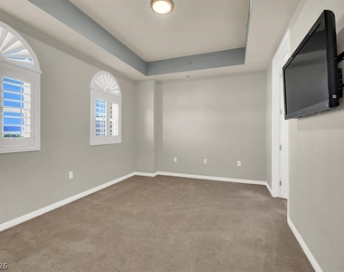 2405 W Serene Avenue - Photo Thumbnail 13