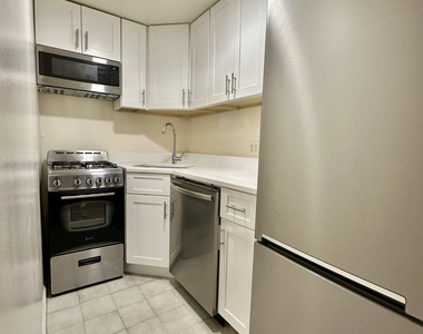  West 82nd Street - Photo Thumbnail 8