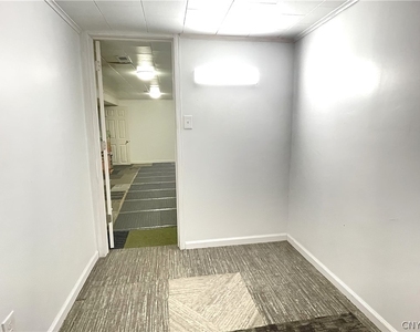 121 Wadsworth Road - Photo Thumbnail 28