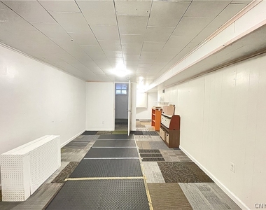 121 Wadsworth Road - Photo Thumbnail 23