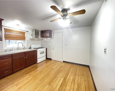 121 Wadsworth Road - Photo Thumbnail 9