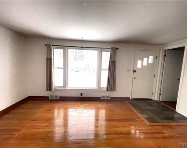 121 Wadsworth Road - Photo Thumbnail 6