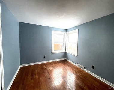 121 Wadsworth Road - Photo Thumbnail 15