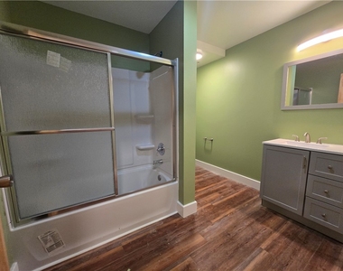 27 E Main Street - Photo Thumbnail 10